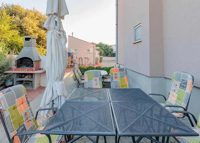 Mlasina-2 By Interhome Appartement Nin