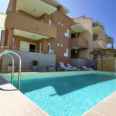 Mlasina-2 By Interhome Apartman Nin