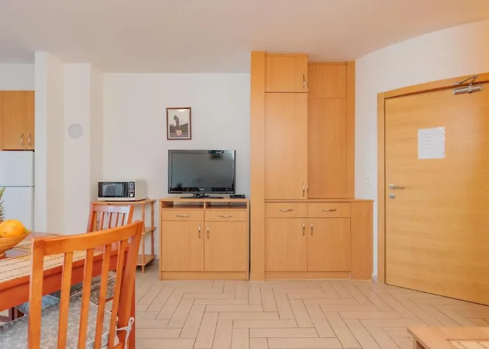 Mlasina-2 By Interhome Apartamento Nin